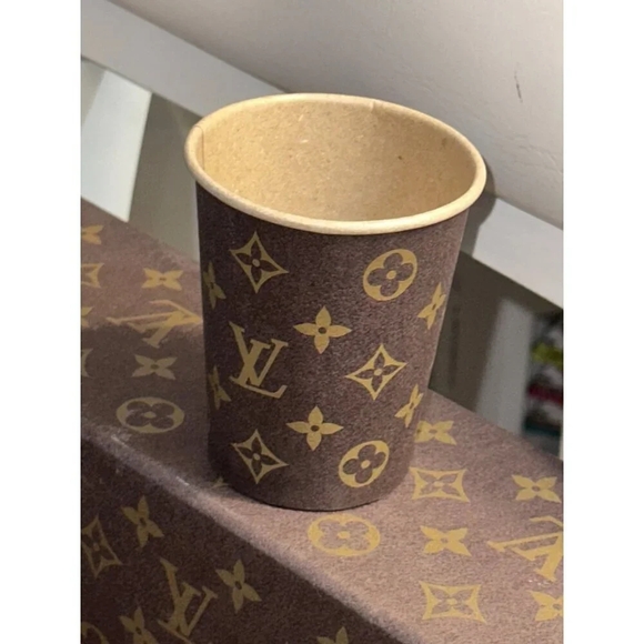 Louis Vuitton SS22 Show Invitation Beer Pong Cup & Ball Game- LT3260 - Picture 9 of 9